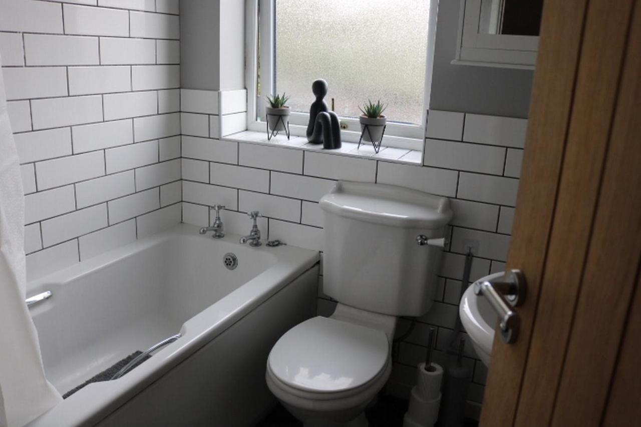 Holiday home Charming 2 Bed House - Family Friendly *