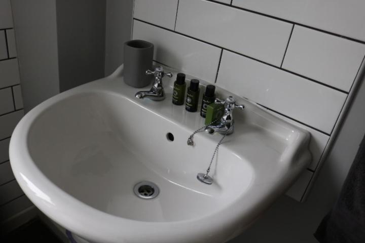 Charming 2 Bed House - Family Friendly Holiday home Nottingham